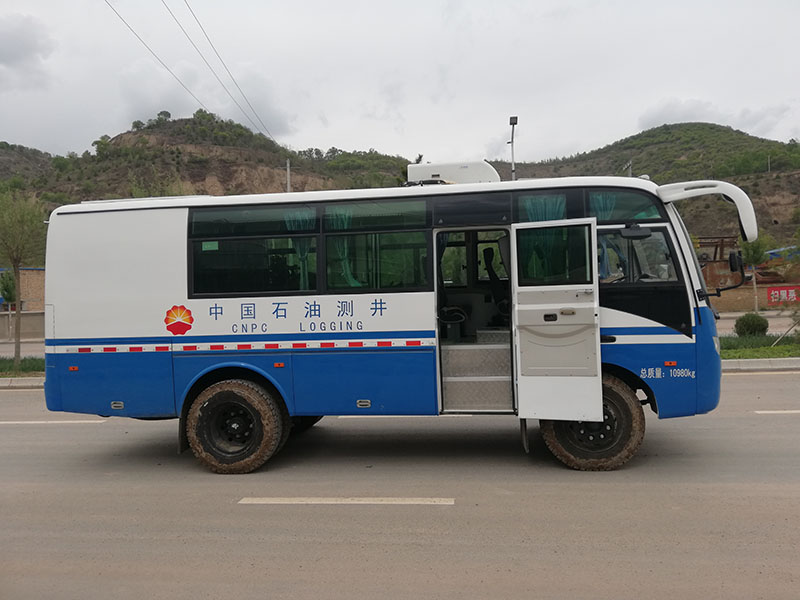 油田專用車